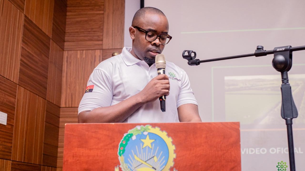 PROFESSOR ANTONINO KAMUTALI INTEGRA GRUPO DE PESQUISADORES EM ESTUDO SOBRE NOVAS VARIEDADES DE ARROZ EM ANGOLA