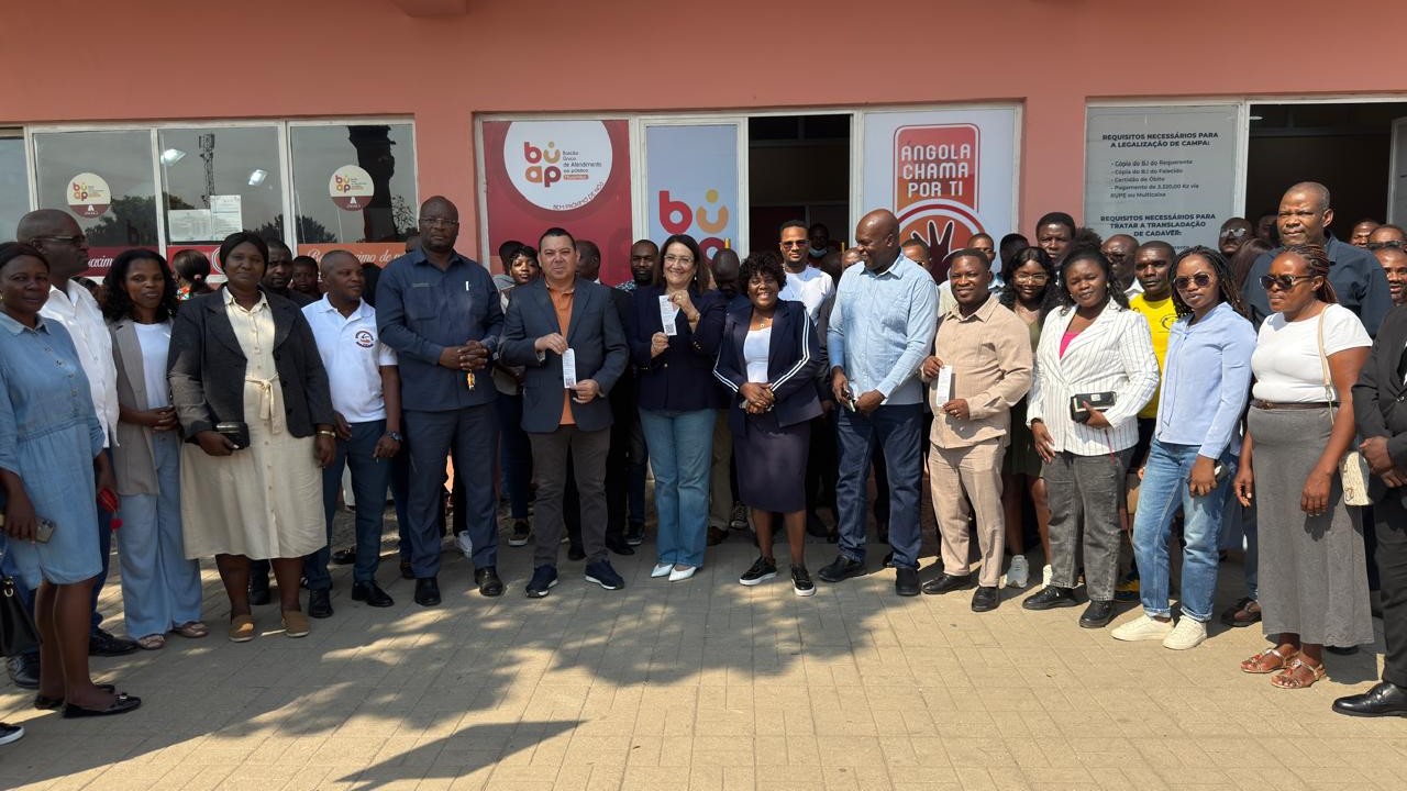 COMUNIDADE ACADÉMICA DA UJES PARTICIPA NO CUMPRIMENTO DO DEVER CÍVICO NO HUAMBO