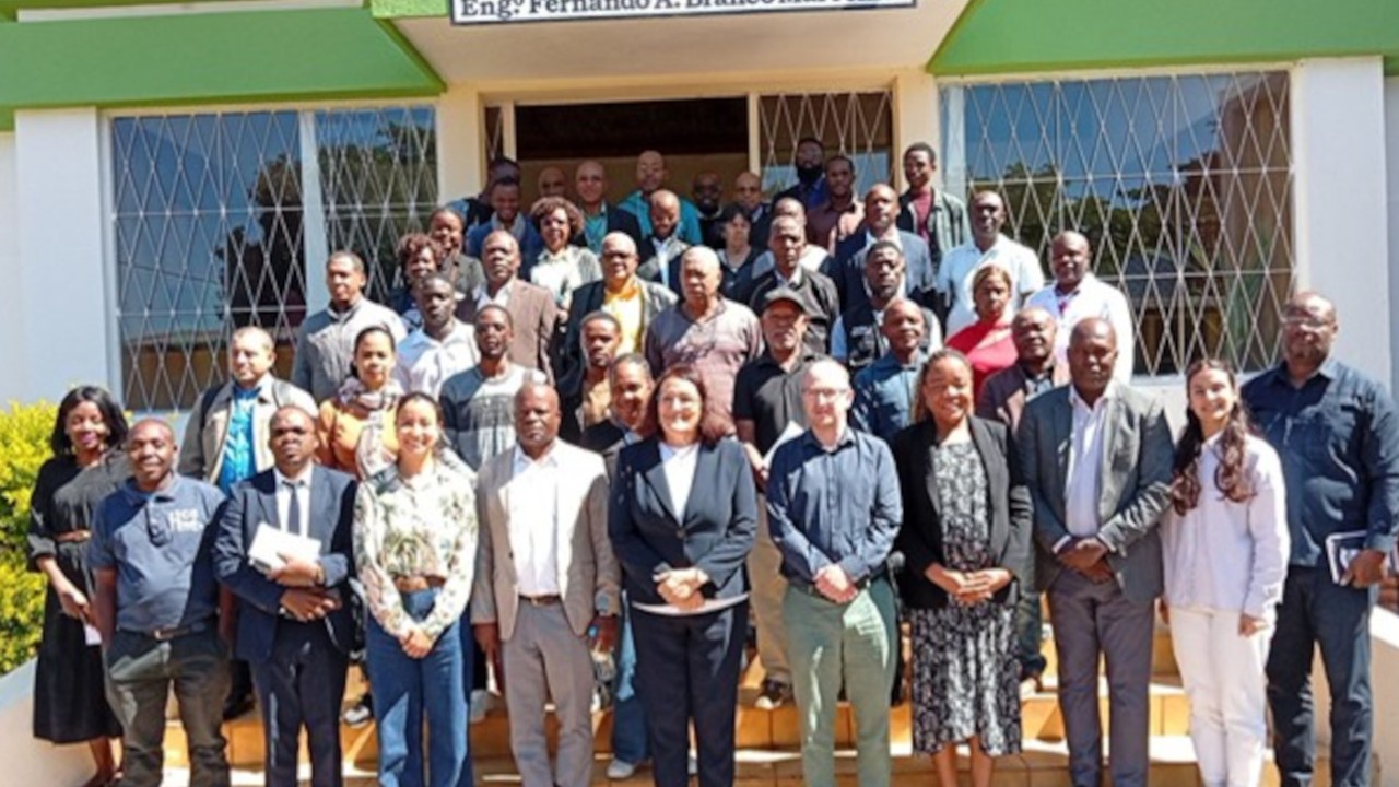 FCA-UJES ACOLHE MASTERCLASS SOBRE ABORDAGENS SUSTENTÁVEIS À GESTÃO DE RESÍDUOS MINERAIS