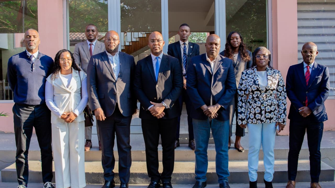 UJES RECEBE VISITA DE CORTESIA DA ORDEM DOS ECONOMISTAS DE ANGOLA